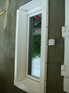 Обшивка сайдингом откосов