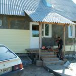 Обшивка сайдингом крыльца