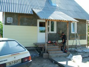 Обшивка сайдингом крыльца