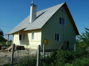 Обшивка сайдингом каркасного дома